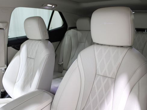 Used 2023 Buick Envision Avenir image 4