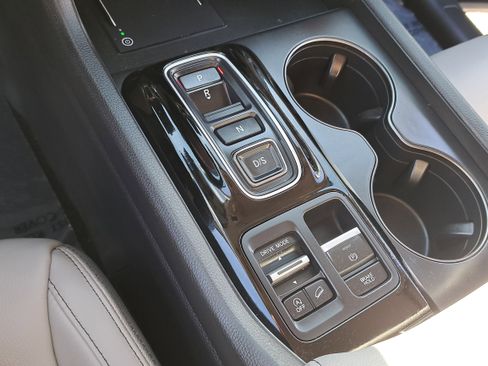 Certified 2025 Honda Pilot EX-L image 30