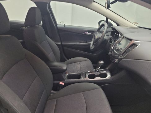 Used 2017 Chevrolet Cruze LT w/ Convenience Package FWD image 21