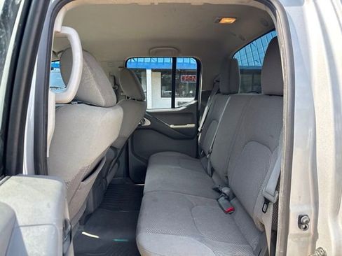 Used 2012 Nissan Frontier SV RWD image 12
