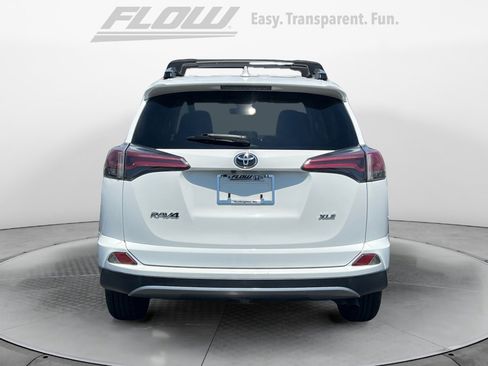Used 2018 Toyota RAV4 XLE FWD image 8