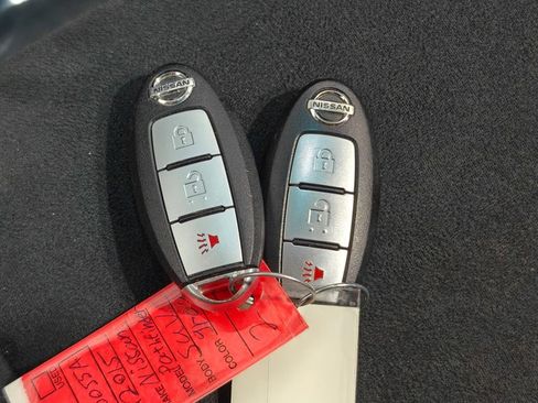 Used 2015 Nissan Pathfinder S AWD/4WD image 15
