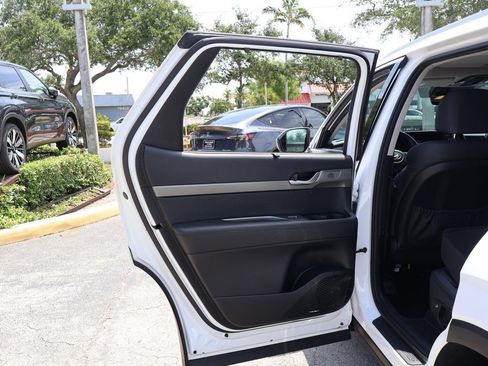 Used 2024 Hyundai Palisade SEL FWD image 29