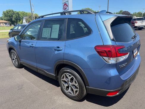 Used 2023 Subaru Forester Premium AWD/4WD image 3