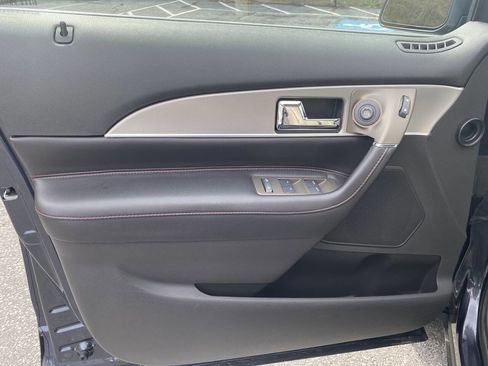 Used 2014 Lincoln MKX AWD w/ Equipment Group 102A image 12