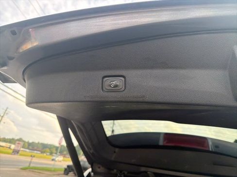 Used 2019 Ford Explorer XLT w/ Equipment Group 201A AWD/4WD image 15
