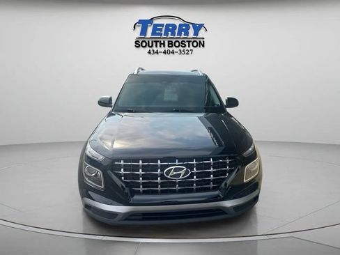 Used 2023 Hyundai Venue SEL w/ Cargo Package FWD image 2