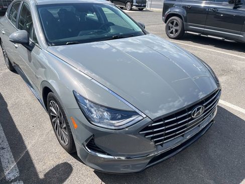 Used 2023 Hyundai Sonata SEL FWD image 2