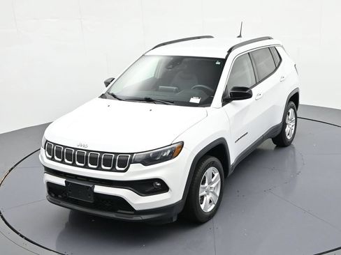 Used 2022 Jeep Compass Latitude AWD/4WD image 17