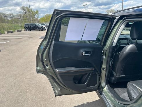Used 2018 Jeep Compass Limited w/ Navigation Group AWD/4WD image 13