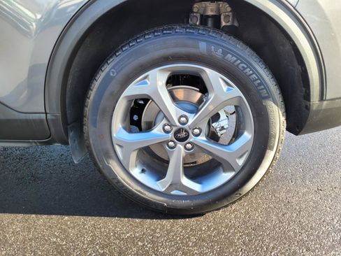 Used 2025 Ford Escape ST-Line image 9