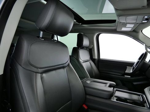 Certified 2025 Ford Expedition Active AWD/4WD image 11