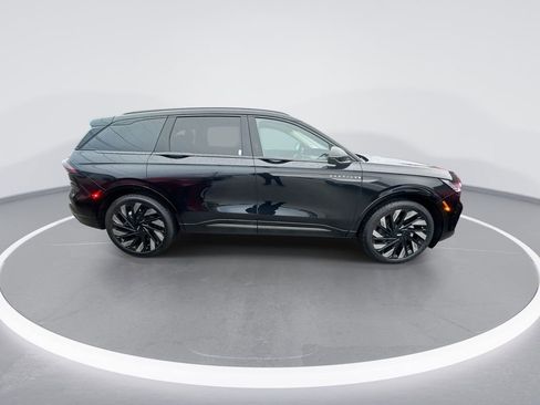 New 2026 Lincoln Nautilus Reserve w/ Jet Appearance Package AWD/4WD image 9