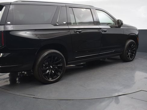 Certified 2026 Cadillac Escalade ESV Sport w/ LPO, ONYX Package AWD/4WD image 6