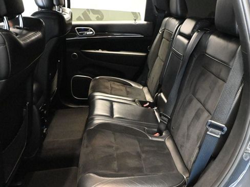 Used 2018 Jeep Grand Cherokee SRT w/ Trailer Tow Group IV AWD/4WD image 17