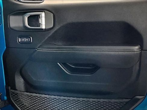 Used 2019 Jeep Wrangler Unlimited Sahara image 21