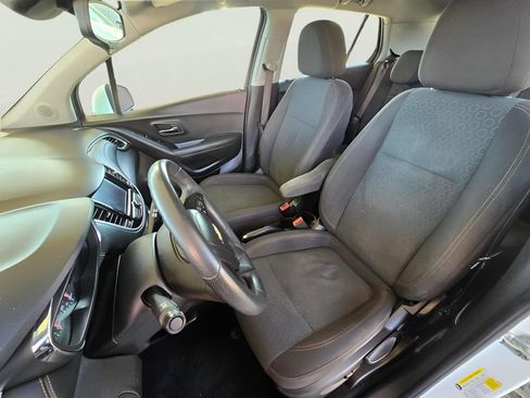 Used 2014 Chevrolet Traverse LS FWD image 25