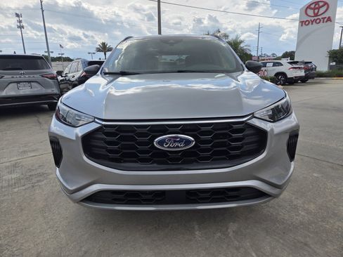 Used 2023 Ford Escape ST-Line w/ Tech Pack #1 FWD image 2
