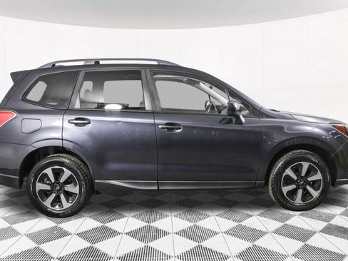 Used 2017 Subaru Forester 2.5i Premium image 13