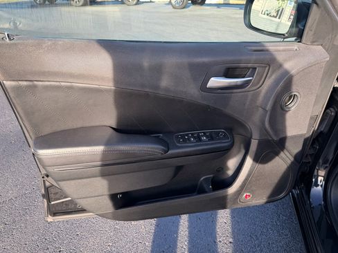 Used 2018 Dodge Charger SXT Plus w/ Blacktop Package image 13
