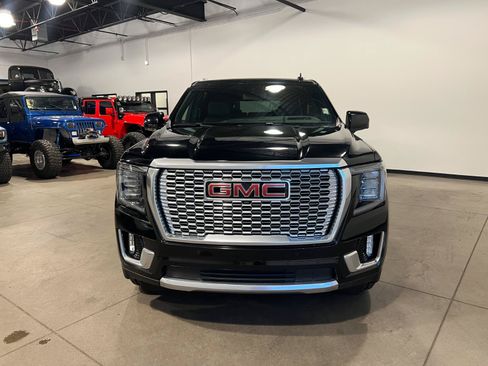 Used 2023 GMC Yukon XL Denali AWD/4WD image 8