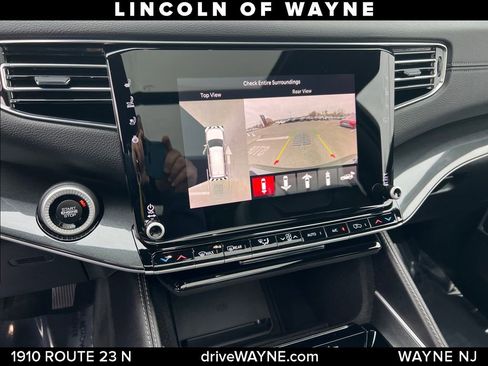 Used 2023 Jeep Wagoneer 4WD w/ Premium Group I image 16