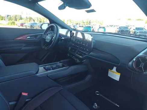 New 2025 Chevrolet Equinox EV RS image 24