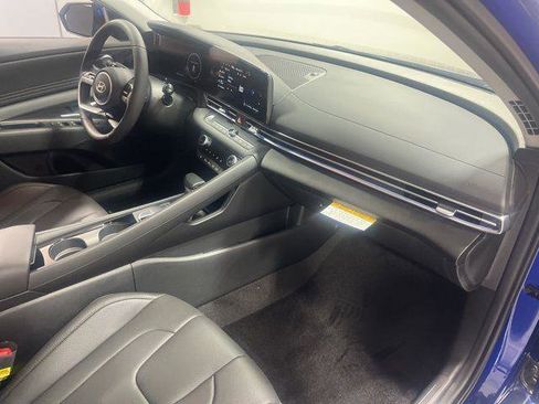New 2025 Hyundai Elantra Limited FWD image 24