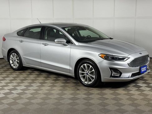 Used 2019 Ford Fusion Energi Titanium FWD image 2