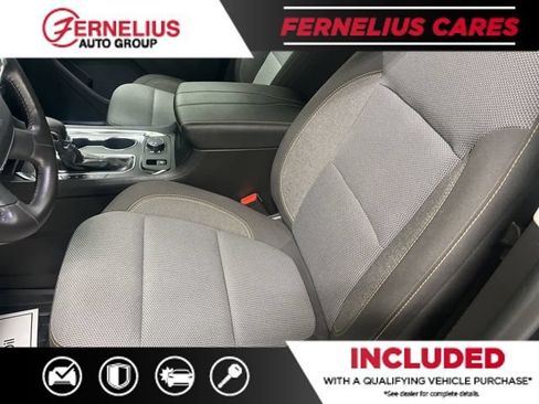 Used 2021 Chevrolet Traverse LT FWD image 41
