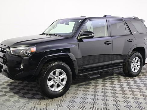 Used 2022 Toyota 4Runner SR5 Premium image 2