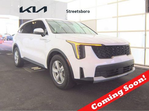 Used 2024 Kia Sorento LX FWD image 1