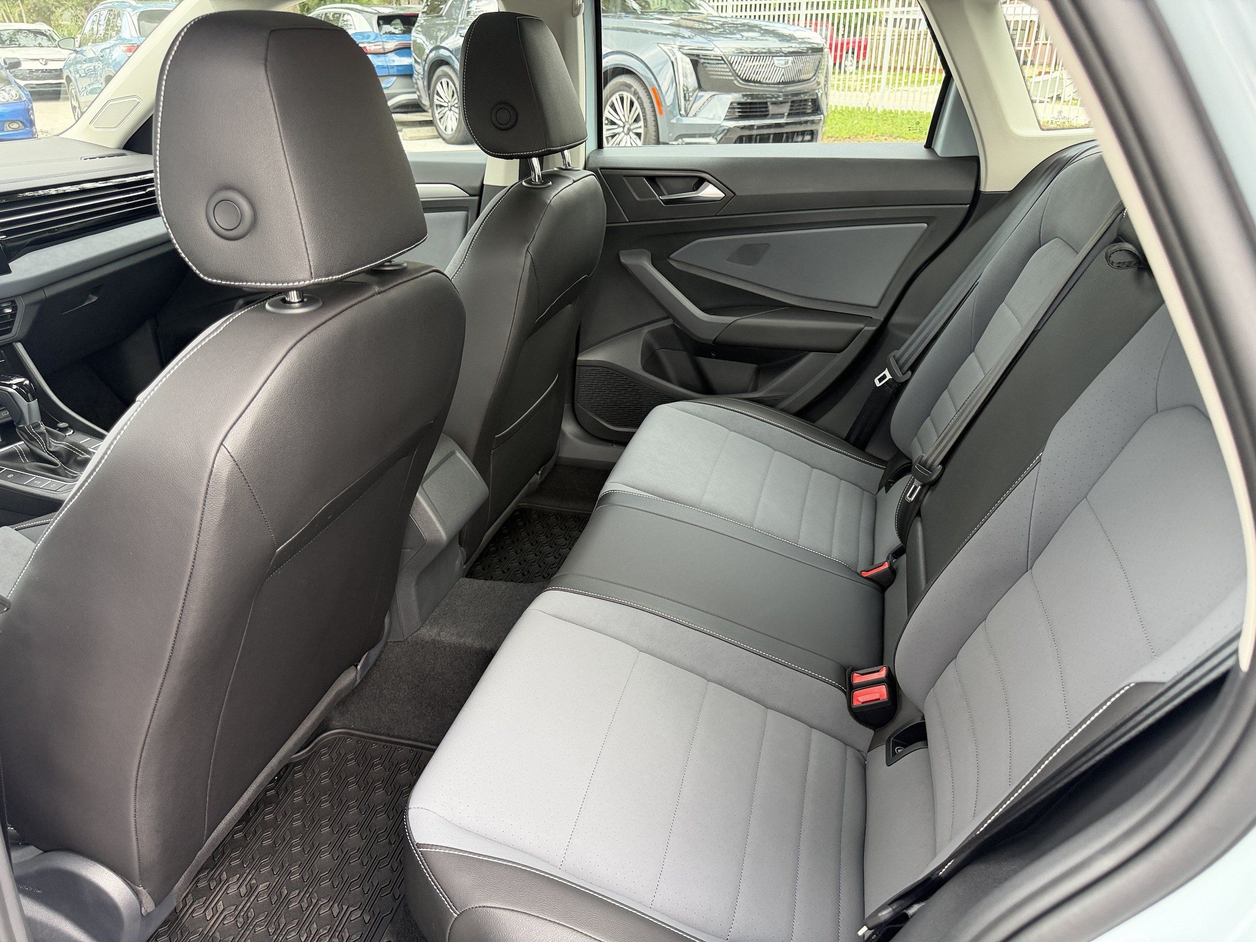 New 2026 Volkswagen Jetta SE FWD image 17
