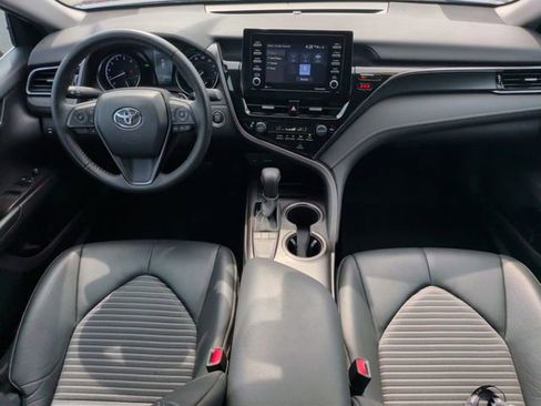 Used 2022 Toyota Camry SE w/ Convenience Package FWD image 28