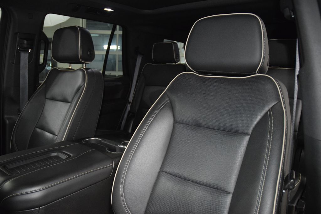 Used 2022 GMC Yukon SLT w/ SLT Luxury Package AWD/4WD image 43