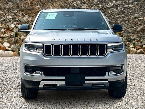 Used 2024 Jeep Wagoneer Series III image 3