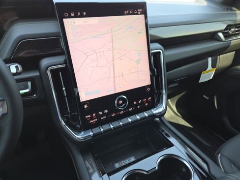New 2026 GMC Yukon Elevation AWD/4WD image 36