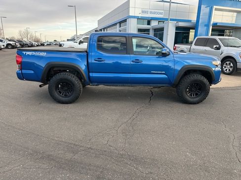 Used 2017 Toyota Tacoma TRD Off-Road image 34