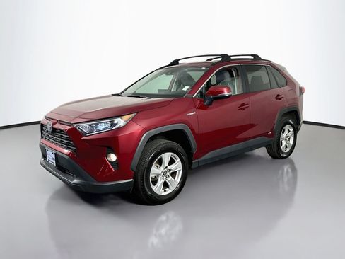 Used 2021 Toyota RAV4 XLE AWD/4WD image 4