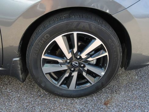 Used 2025 Nissan Versa SV w/ Trunk Package FWD image 9