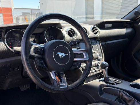 Used 2016 Ford Mustang Coupe RWD image 11