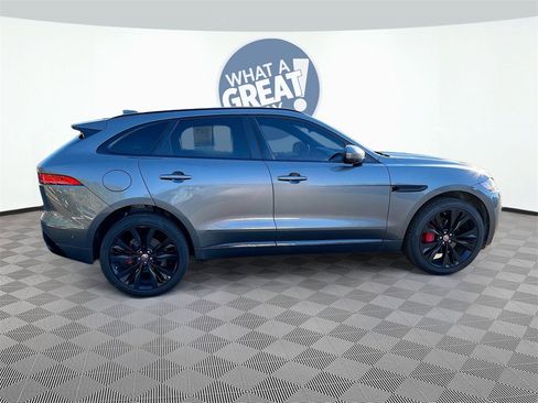 Used 2019 Jaguar F-PACE S image 32
