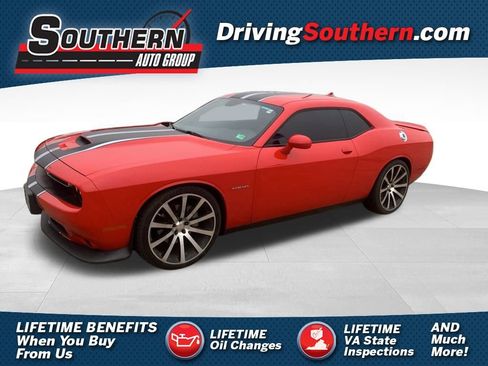 Used 2022 Dodge Challenger R/T image 1