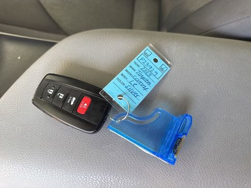 Used 2023 Toyota Camry LE w/ Convenience Package image 11