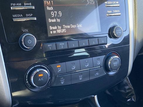 Used 2015 Nissan Altima 2.5 S w/ Sport Value Package image 26