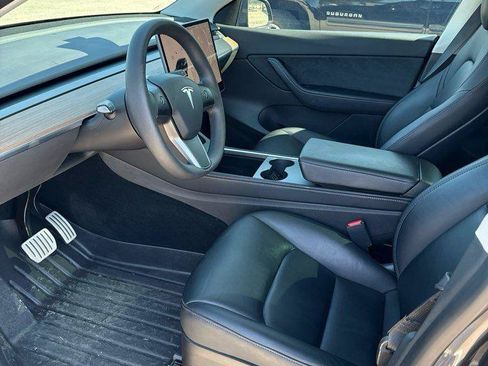 Used 2022 Tesla Model Y Performance AWD/4WD image 3
