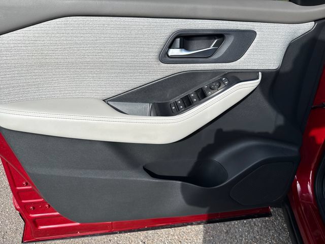 Certified 2023 Nissan Rogue SV FWD image 11