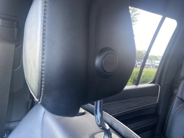 Used 2024 Jeep Wagoneer Series II w/ Flexible Seating Group RWD image 34