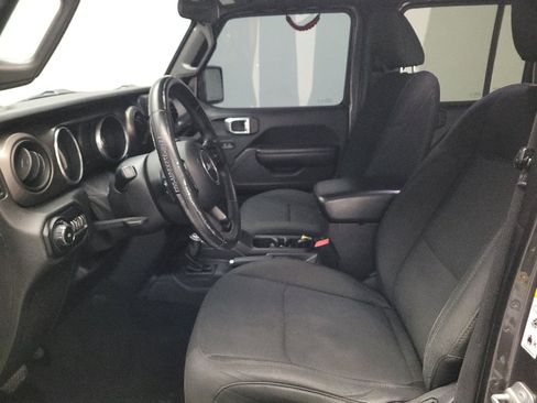 Used 2018 Jeep Wrangler Unlimited Sport S AWD/4WD image 17