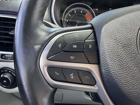 Used 2019 Jeep Cherokee Limited AWD/4WD image 15